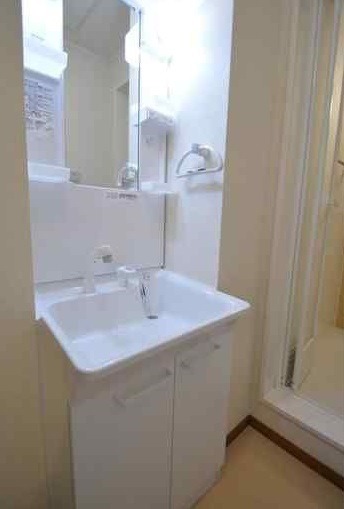 ��ʌ��������܎s�Y�a�擌�����̃A�p�[�g�̐��ʏ�