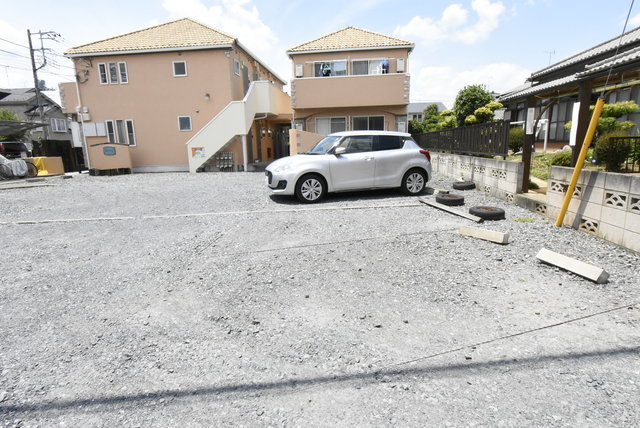 ��ʌ��������܎s����厚�y���̃A�p�[�g�̒��ԏ�