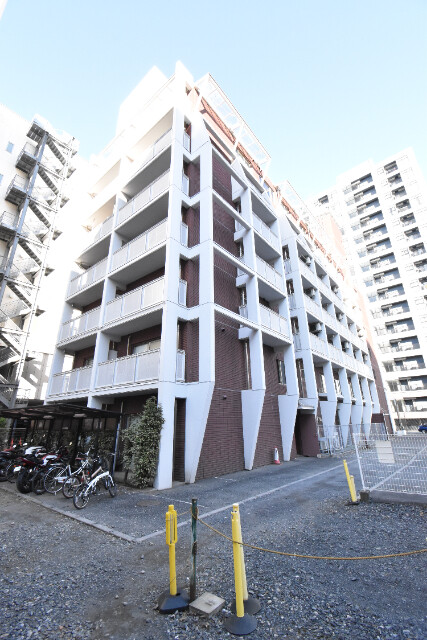 ��ʌ��������܎s��{�撇���Q����80�̃}���V�����̌����O��