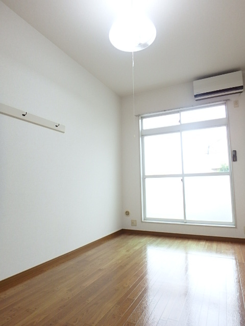 ��ʌ�����s�厚�����̃A�p�[�g�̋��ԁE���r���O