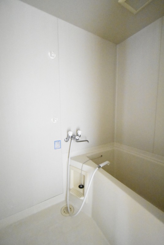 ��ʌ�����s�ܔԒ��̃A�p�[�g�̃o�X