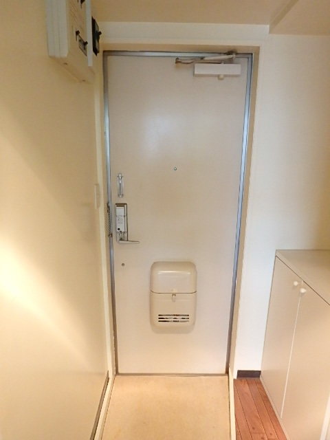 ��ʌ�����s�厚�����̃A�p�[�g�̌���