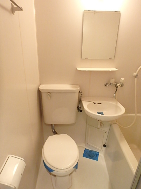 ��ʌ�����s�厚�����̃A�p�[�g�̐��ʏ�