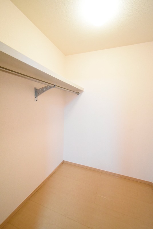 ��ʌ��������܎s����厚���V�n�̃A�p�[�g�̎��[