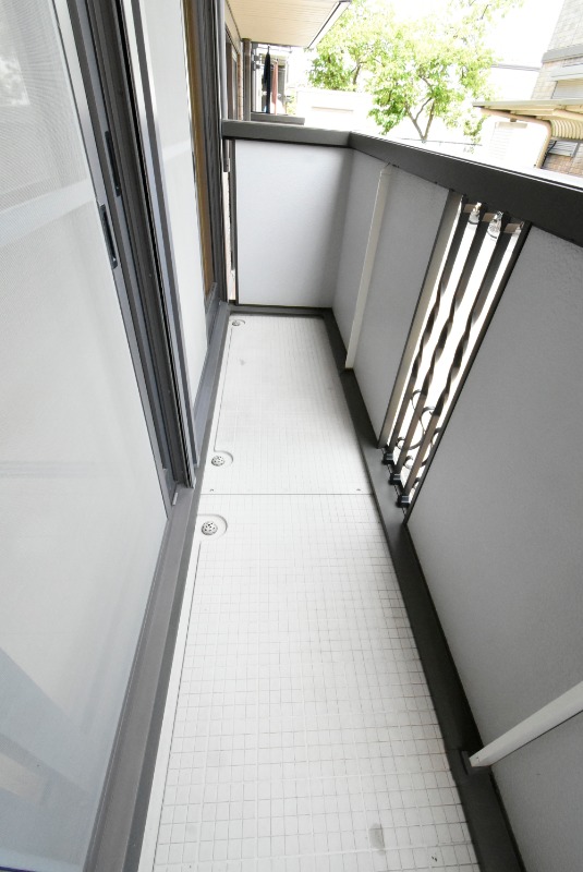 ��ʌ��������܎s����厚���V�n�̃A�p�[�g�̃o���R�j�[