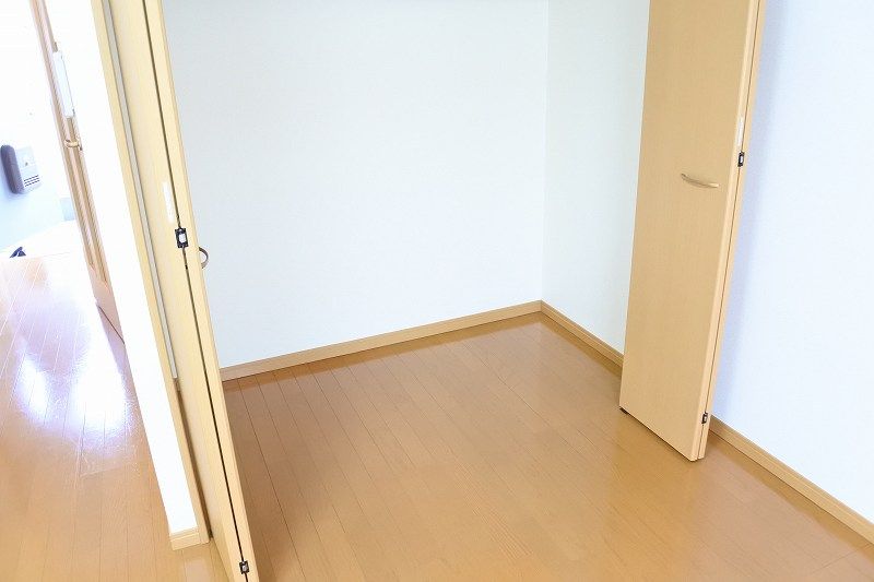 ��ʌ�����s���L�R���ڂ̃}���V�����̎��[