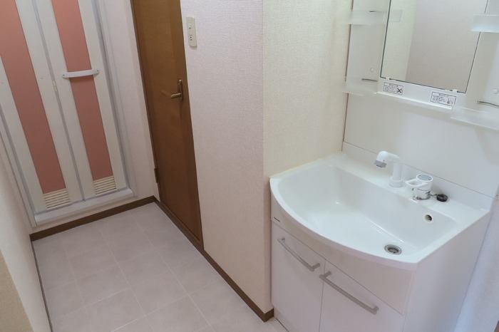 ��ʌ��������܎s����{�O���̃A�p�[�g�̐��ʏ�