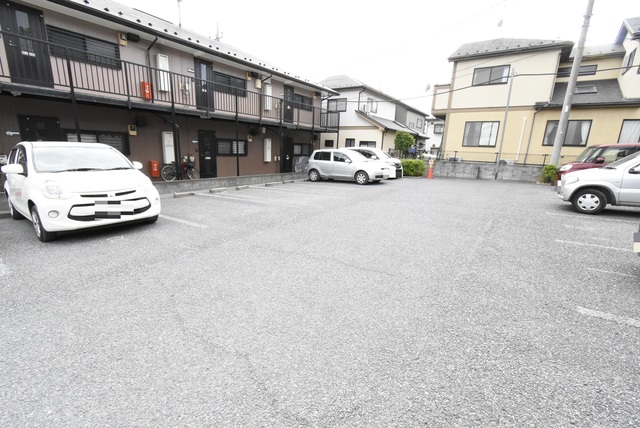 ��ʌ��������܎s����{�O���̃A�p�[�g�̒��ԏ�