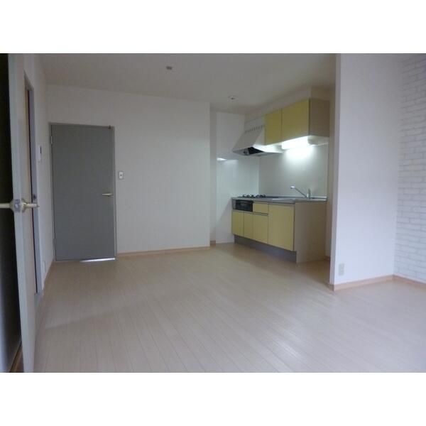 ��ʌ��@�c�s���m�؂Q���ڂ̃A�p�[�g�̋��ԁE���r���O