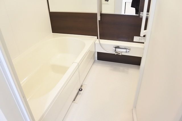 ��ʌ�����s�厚���s���̃A�p�[�g�̃o�X