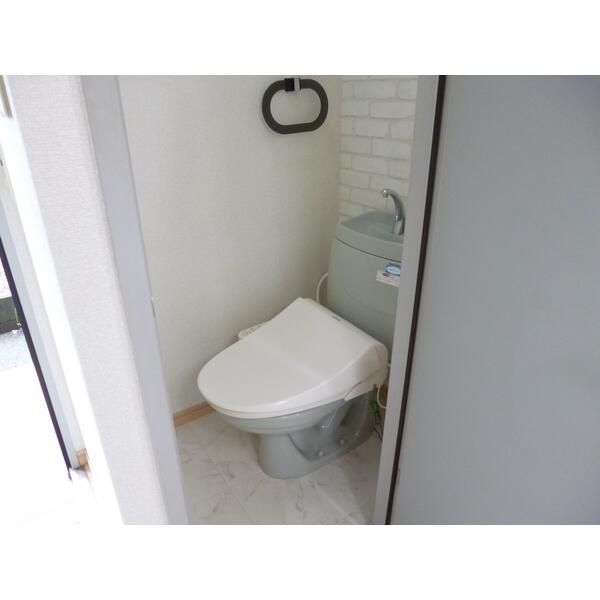 ��ʌ��@�c�s���m�؂Q���ڂ̃A�p�[�g�̃g�C��