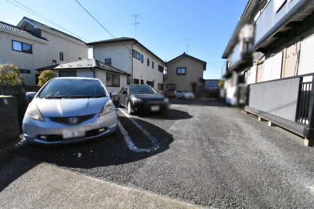 ��ʌ��@�c�s���m�؂Q���ڂ̃A�p�[�g�̒��ԏ�