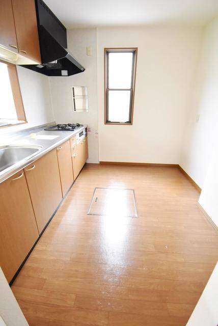 ��ʌ��������܎s��{��O���P���ڂ̃e���X�n�E�X�̃L�b�`��