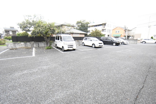 ��ʌ��������܎s������ۃ��蒬�̃A�p�[�g�̒��ԏ�