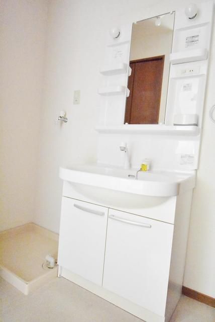 ��ʌ��������܎s��{��O���P���ڂ̃e���X�n�E�X�̐��ʏ�