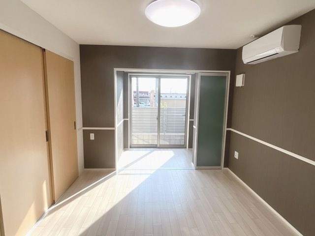 ��ʌ��������܎s����厚�����y�̃A�p�[�g�̋����E���r���O