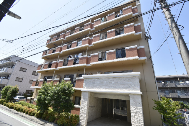 ��ʌ��������܎s��{��听���R����596-1�̃}���V�����̌����O��