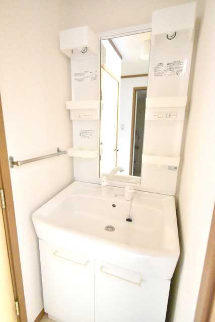 ��ʌ��������܎s����厚�y���̃A�p�[�g�̐��ʏ�