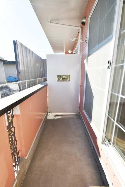 ��ʌ��������܎s����厚�y���̃A�p�[�g�̃o���R�j�[