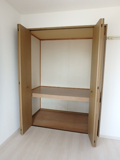 ��ʌ�����s�厚�����̃A�p�[�g�̎��[