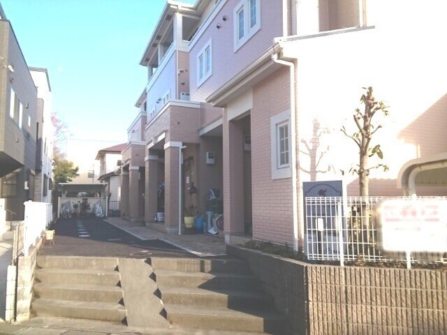 ��ʌ�����s���ԂP���ڂ̃A�p�[�g�̃G���g�����X