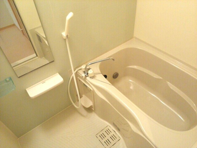 ��ʌ�����s�����P���ڂ̃A�p�[�g�̃o�X