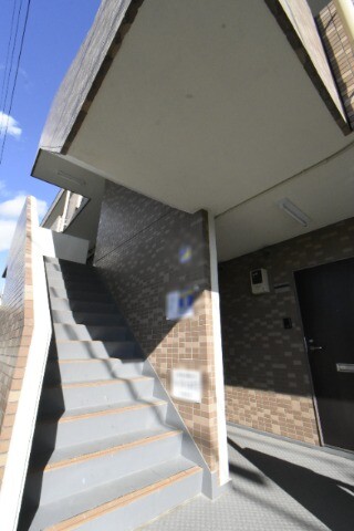 ��ʌ�����s��c�{�̃}���V�����̃G���g�����X