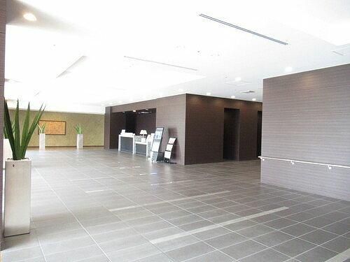 ��ʌ�����s�{�{���̃}���V�����̃G���g�����X