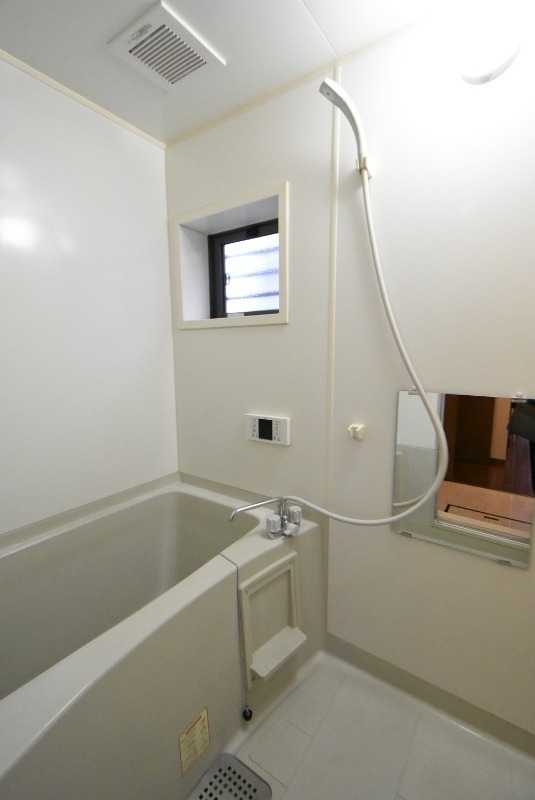 ��ʌ�����s�厚���˂̃A�p�[�g�̃o�X