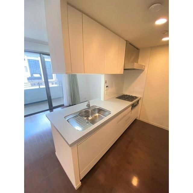 ��ʌ��������܎s�Y�a���ՂP���ڂ̃}���V�����̃L�b�`��