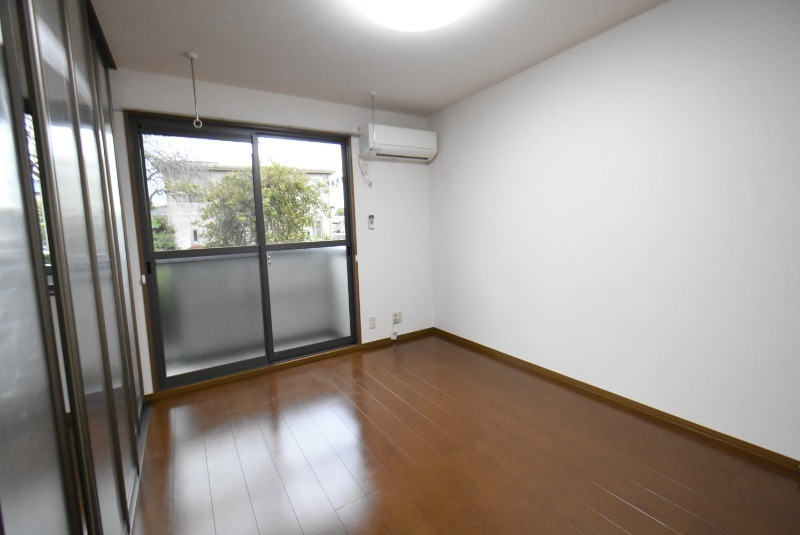 ��ʌ�����s�厚���˂̃A�p�[�g�̋����E���r���O