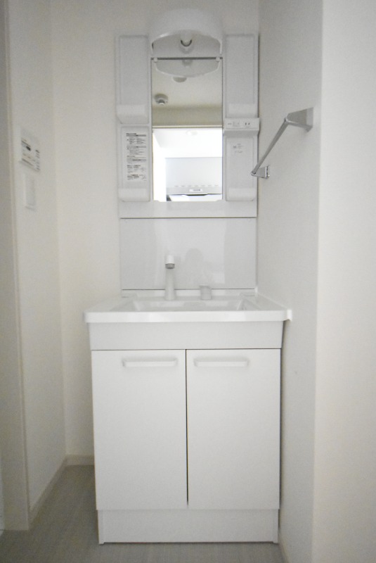 ��ʌ��������܎s�k��y�C���Q���ڂ̃}���V�����̐��ʏ�