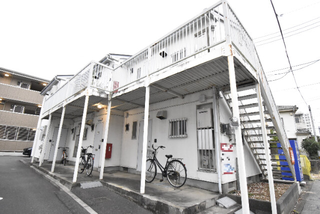 ��ʌ��������܎s��{��听���P����549-3�̃A�p�[�g�̌����O��