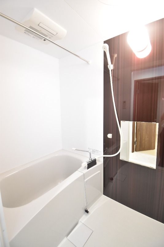 ��ʌ������s����P���ڂ̃A�p�[�g�̃o�X