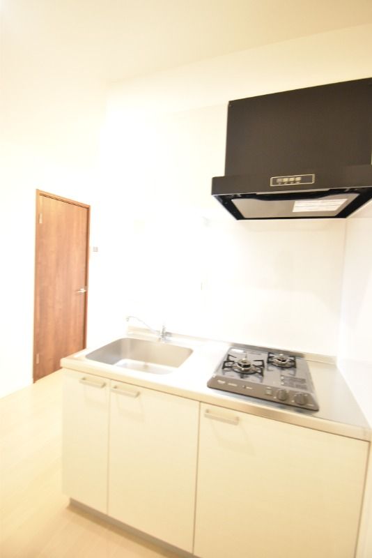 ��ʌ������s����P���ڂ̃A�p�[�g�̃L�b�`��