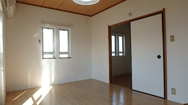 ��ʌ��������܎s��{��听���P���ڂ̃A�p�[�g�̐Q��