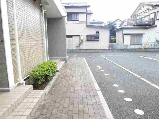 ��ʌ�����s���̏o�P���ڂ̃}���V�����̃G���g�����X