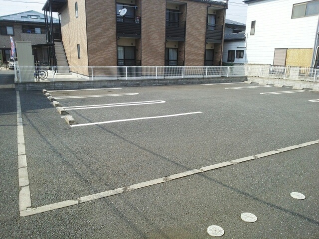 ��ʌ�����s���̏o�P���ڂ̃}���V�����̒��ԏ�