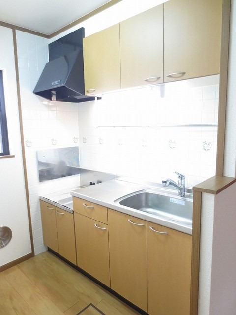 ��ʌ��������܎s��΋撇���Q���ڂ̃}���V�����̃L�b�`��