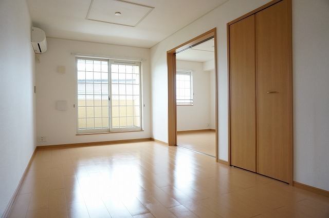 ��ʌ��������܎s����厚�����̃A�p�[�g�̋��ԁE���r���O