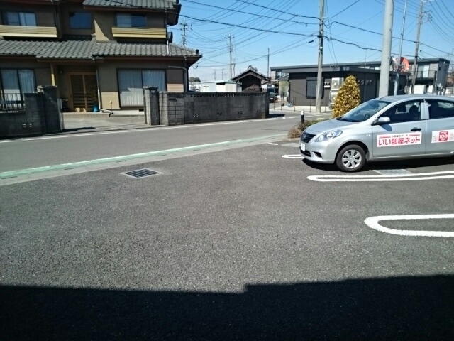 ��ʌ��������܎s����厚�����̃A�p�[�g�̒��ԏ�