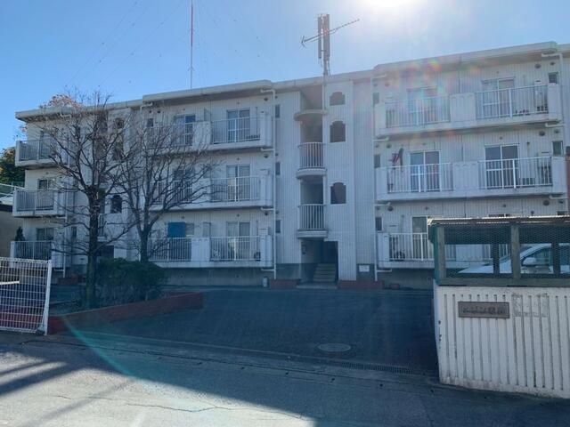 ��ʌ�����s�Ԉ�R����9-50�̃}���V�����̌����O��