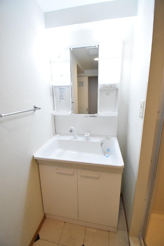 ��ʌ��������܎s�΋摾�c�E�P���ڂ̃}���V�����̐��ʏ�