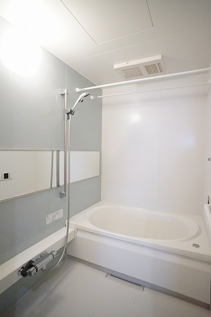 ��ʌ��������܎s�Y�a��j���J�R���ڂ̃}���V�����̃o�X