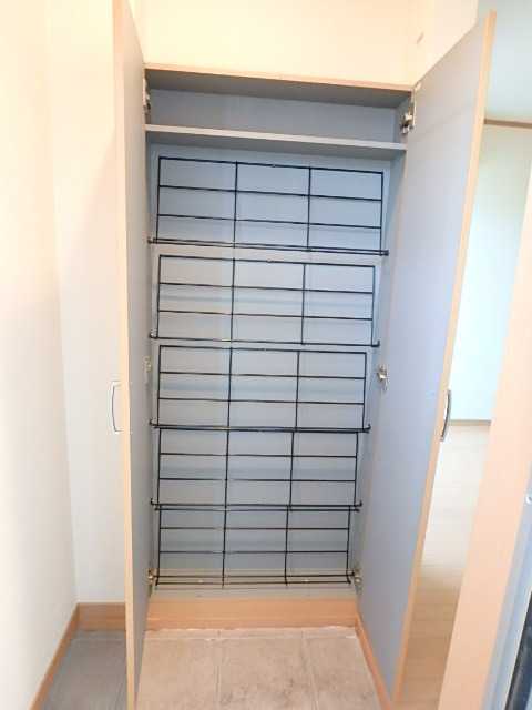 ��ʌ��������܎s��{��V�����Q���ڂ̃A�p�[�g�̎��[