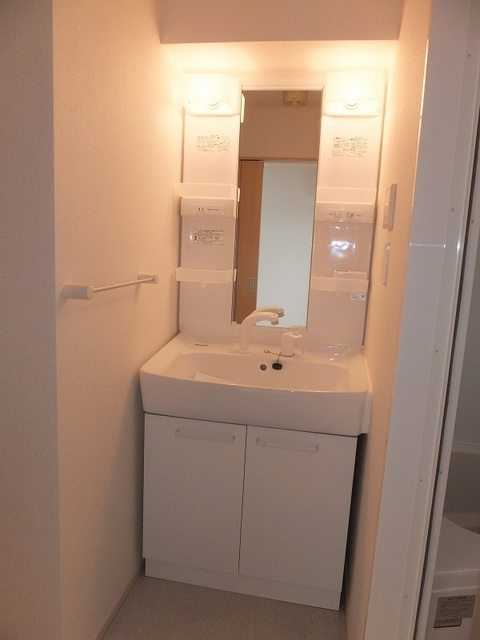 ��ʌ������s���v��̃A�p�[�g�̐��ʏ�