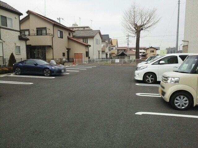 ��ʌ������s���v��̃A�p�[�g�̒��ԏ�