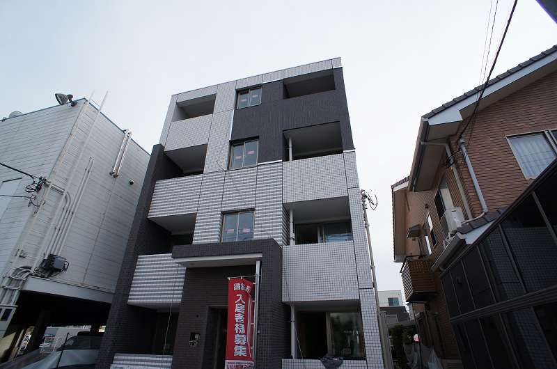 ��ʌ�����s�씵���J�U����3-15�̃}���V�����̌����O��