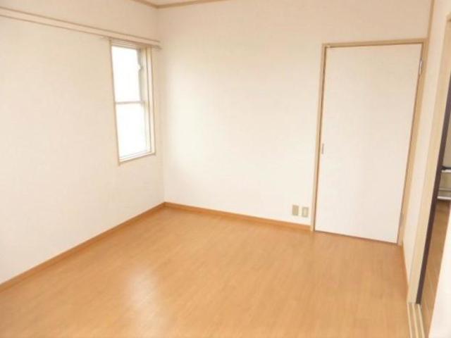 ��ʌ�����s�厚������̃A�p�[�g�̂��̑������E�X�y�[�X