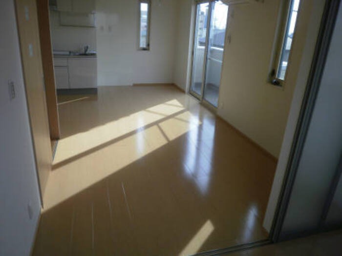 ��ʌ������s�����̃A�p�[�g�̋��ԁE���r���O